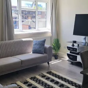 Stylish & Cozy 2-bedroom Flat In Hoxton & Shoreditch London