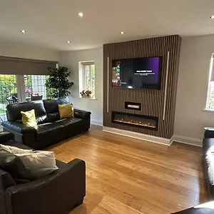 castlebar-1.hotelsin-chester.com/