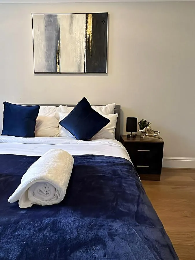 Spacious 3 Bed, 2 Bath In The Heart Of Shoreditch London 0*,  United Kingdom